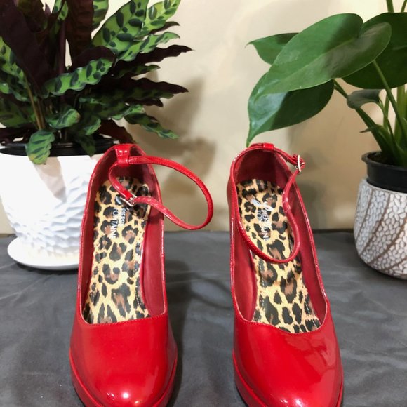 Red Patent Ankle Strap Pumps - Picture 4 of 5